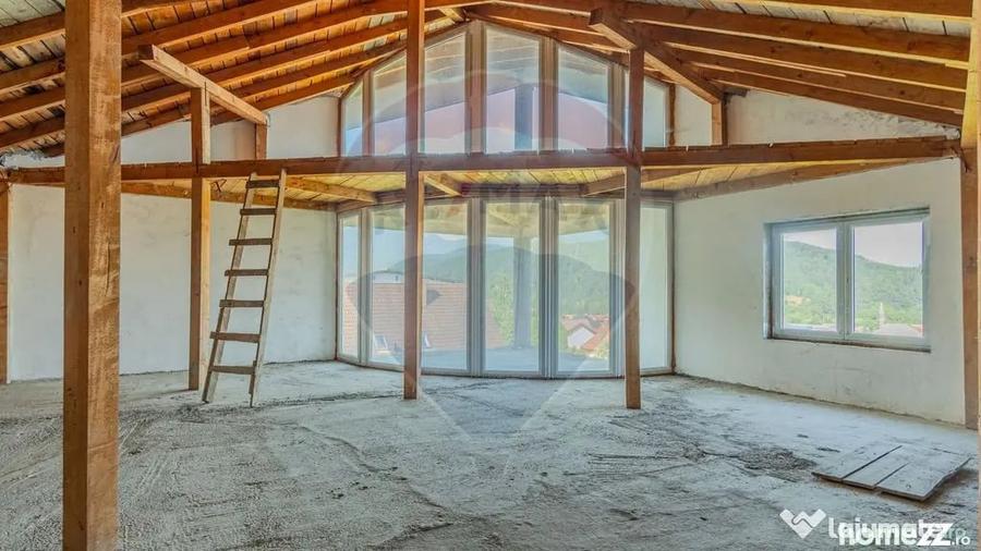 Casă cu 7 camere cu Teren 1322 Mp în Bunloc