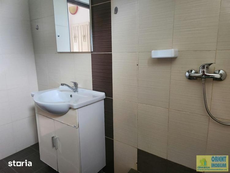 Casă cu 7 camere cu Teren 300 Mp în Nord