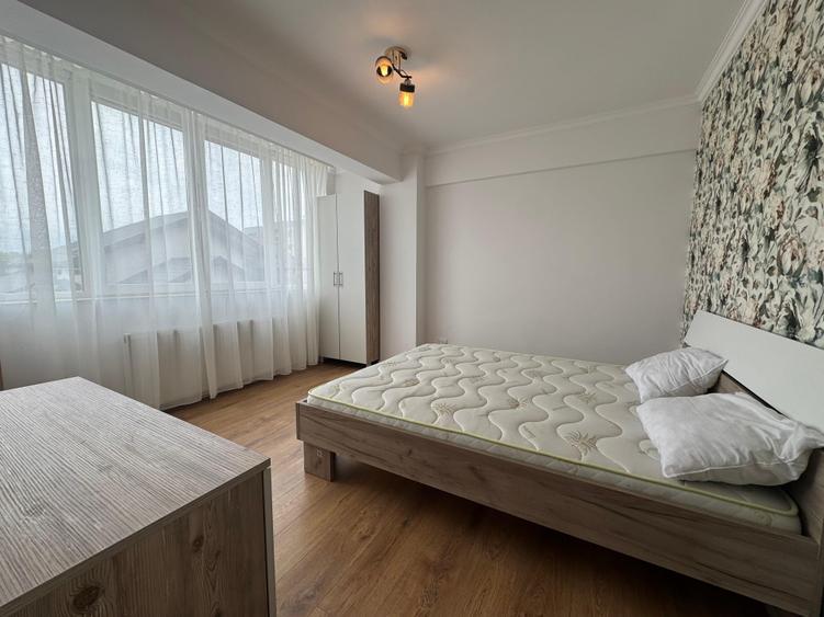 Apartament cu 3 camere semidecomandat în Vișani