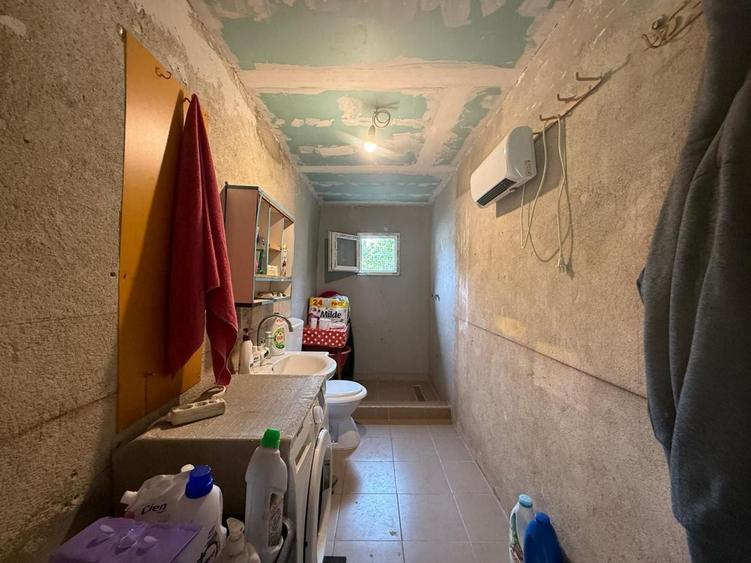 Casă individuală cu 4 camere cu Canalizare în Plopi