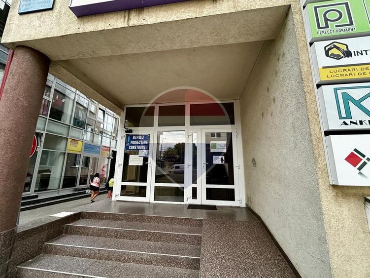 Spațiu comercial, de 40 mp, în Central