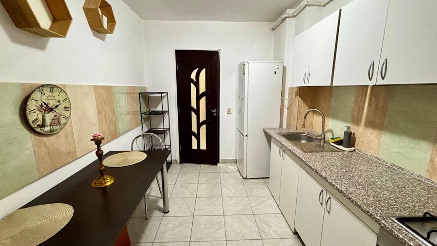 Apartament cu 2 camere decomandat, mobilat în Ultracentral