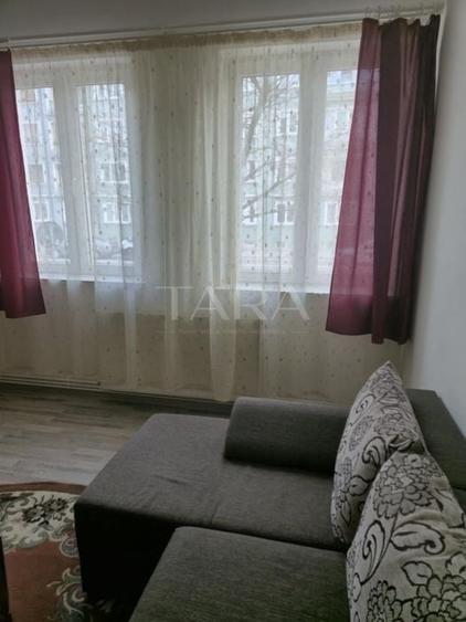 Apartament cu 2 camere semidecomandat, mobilat în Central — fotografia 2