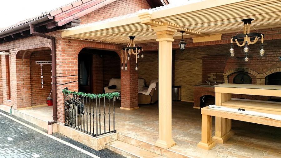 Casă cu Teren 2550 Mp în Central
