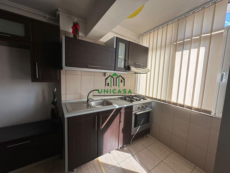 Apartament cu 3 camere decomandat, mobilat în Ostroveni