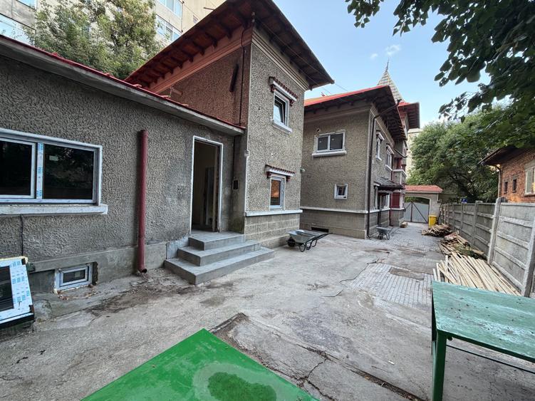Casă cu 15 camere cu Canalizare în Rahova