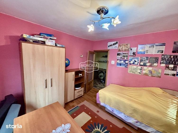 Apartament cu 4 camere decomandat în Central