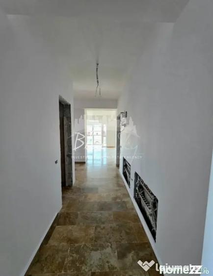 Casă cu 7 camere cu Teren 420 Mp în Faleza Nord