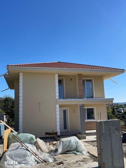 Casă cu 4 camere cu Teren 450 Mp în Miroslava