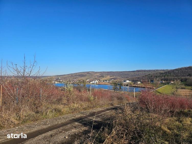 Teren de 592 mp, în Aroneanu