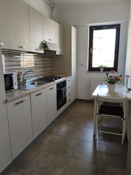Apartament cu 2 camere decomandat în Mihai Bravu