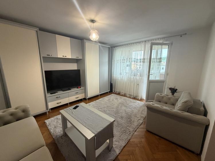 Apartament cu 2 camere decomandat, mobilat în Cetate