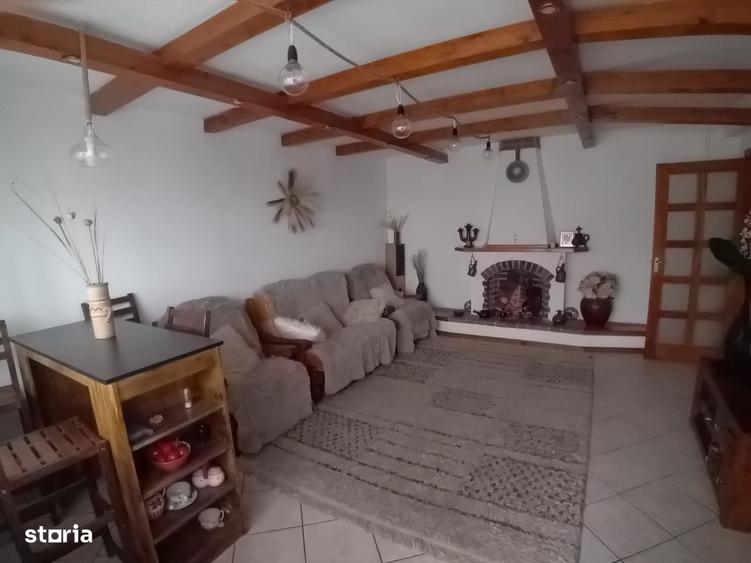 Apartament cu 4 camere decomandat în Baicului