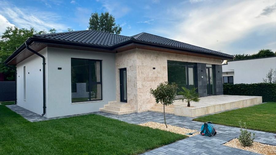 Casă individuală cu 5 camere cu Canalizare în Săftica