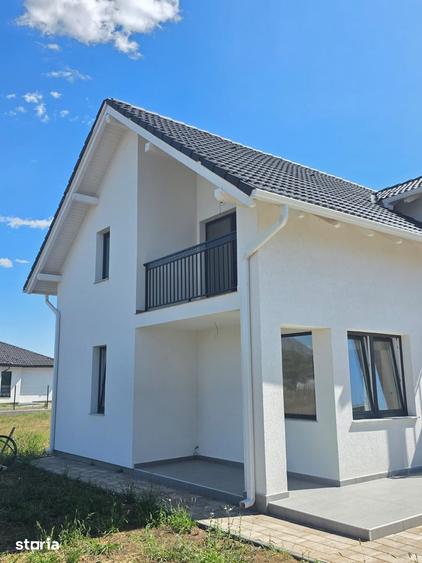 Casă cu 4 camere cu Teren 400 Mp în Central