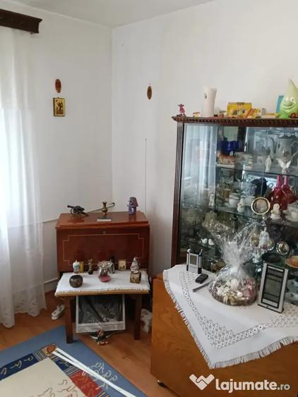 Apartament cu 2 camere semidecomandat în Brâncoveanu