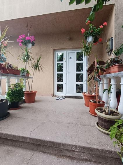 Casă cu 5 camere cu Canalizare în Central