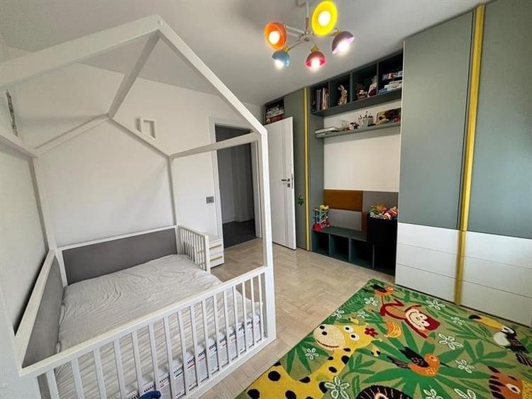 Apartament cu 4 camere decomandat, mobilat în Aviației