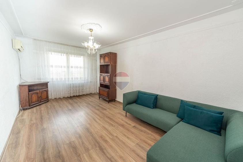 Apartament 3 camere de vanzare, balcon, renovat,  Berceni, sector 4 - 1