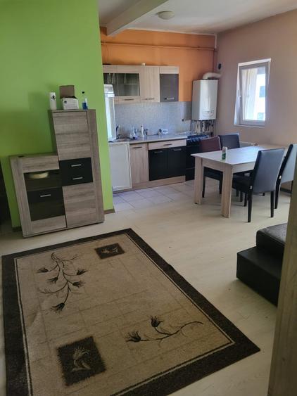 Apartament cu 3 camere semidecomandat în Florești — fotografia 2