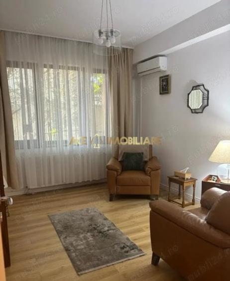 Apartament cu 3 camere semidecomandat, mobilat în Armeneasca