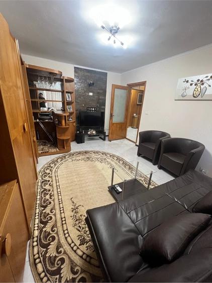 Apartament cu 4 camere decomandat în Inel II