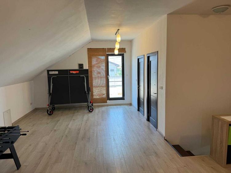 Casă cu 4 camere cu Teren 697 Mp în Săcălaz