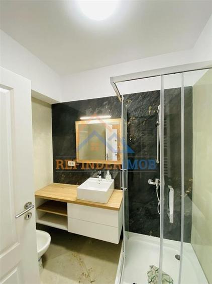 Apartament cu 2 camere decomandat, mobilat în Parcul Carol