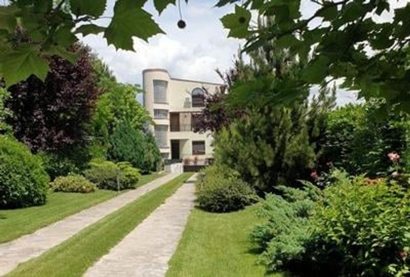 Casă cu 6 camere cu Piscina în Snagov