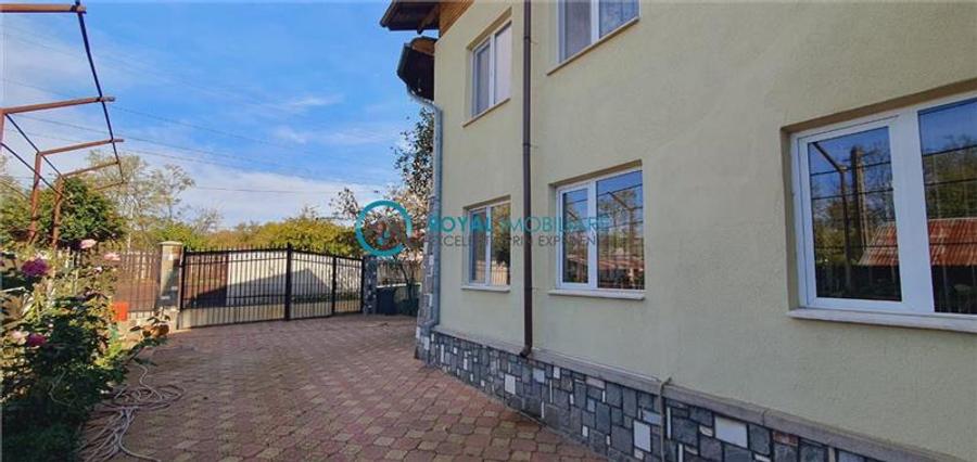 Casă cu 5 camere cu Teren 1800 Mp în Valea Călugărească