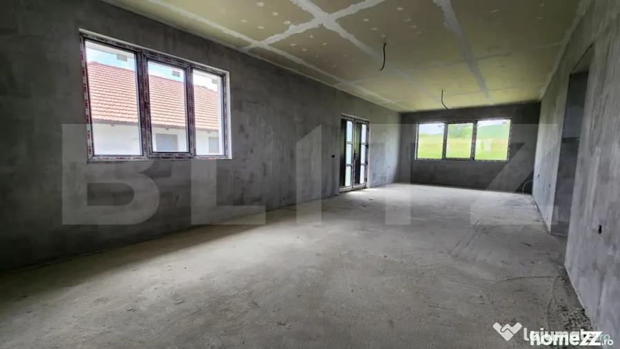 Casă cu 4 camere cu Teren 500 Mp în Nazna
