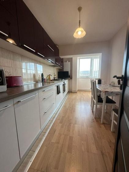 Apartament cu 3 camere decomandat în Dosu Bricii