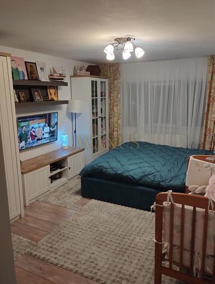 Apartament cu 3 camere decomandat, mobilat în Independenței
