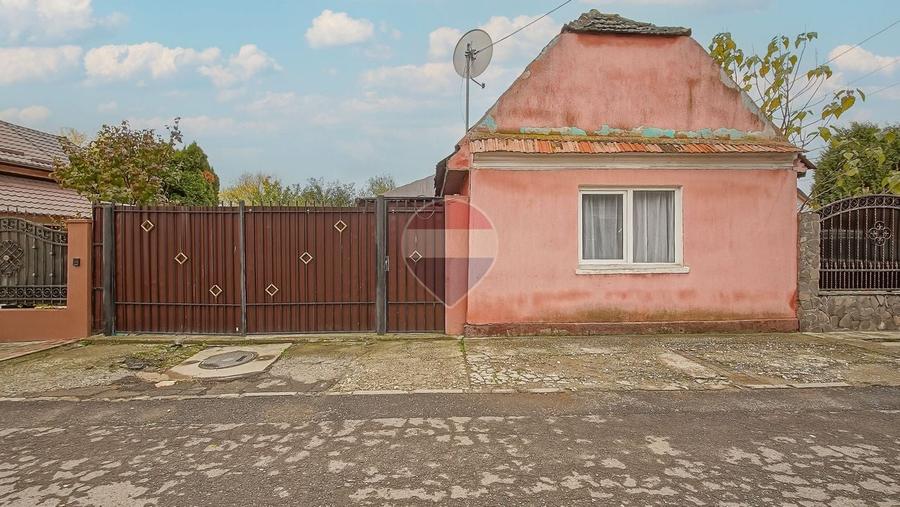 Casă individuală cu 3 camere cu Teren 360 Mp în Sânpetru