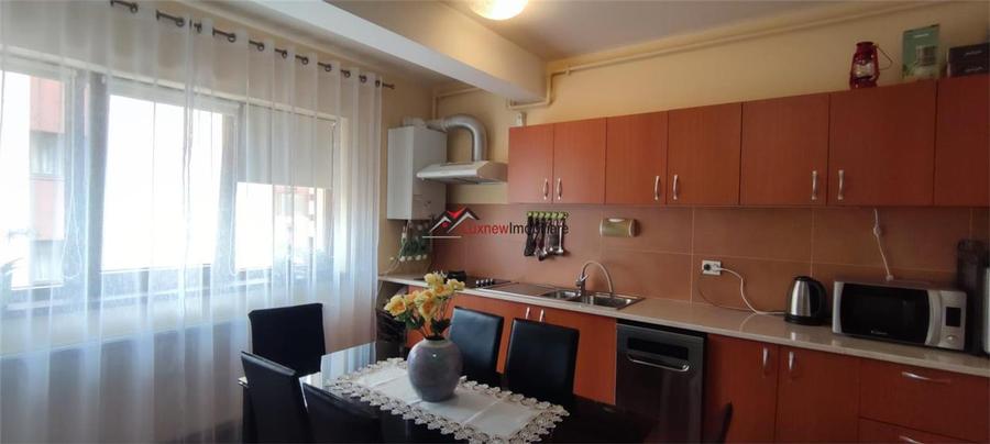 Apartament cu 3 camere semidecomandat, mobilat în Florești