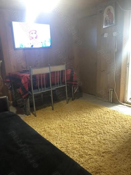 Casă cu 3 camere cu Teren 663 Mp în Golești