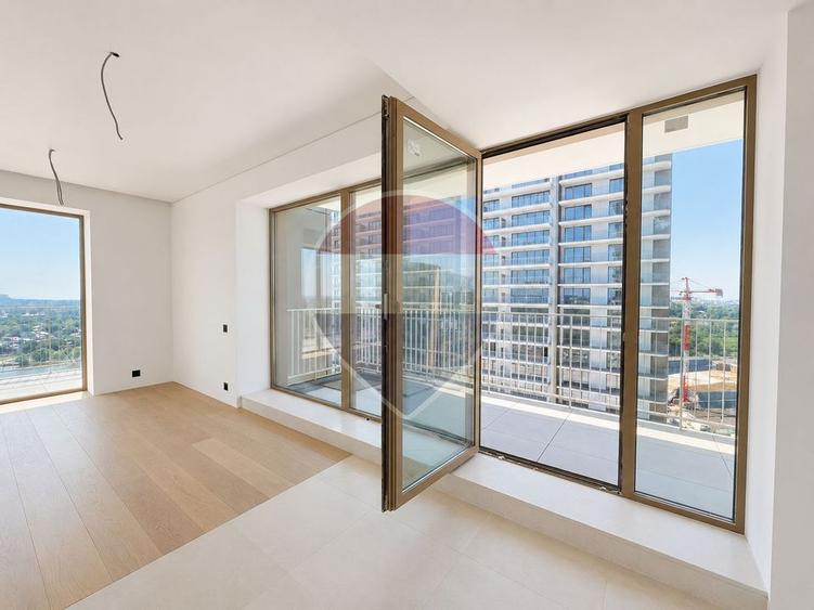 Apartament cu 4 camere decomandat în Pipera