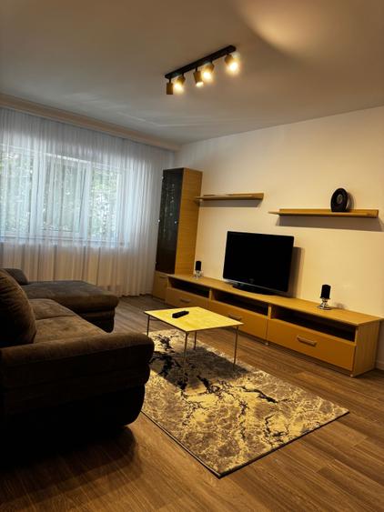 Apartament cu 2 camere decomandat în Buzaului