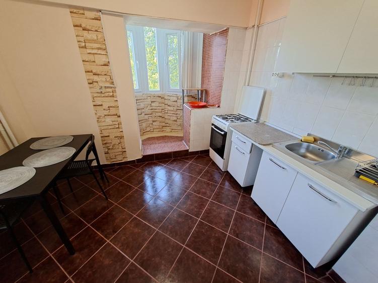 Apartament cu 2 camere semidecomandat în Tineretului