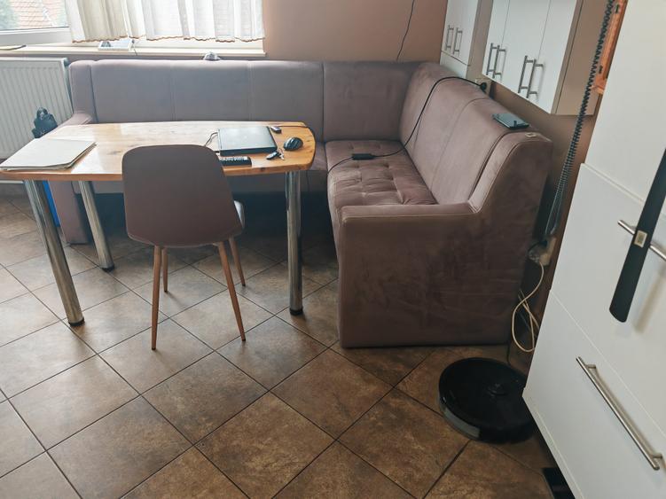 Apartament cu 3 camere semidecomandat în Gemenii