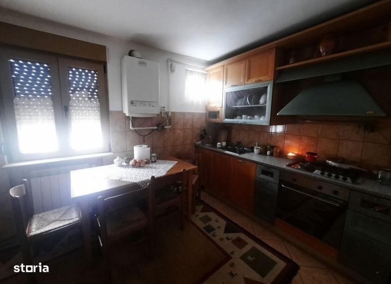 Apartament cu 3 camere în Calea Romanului