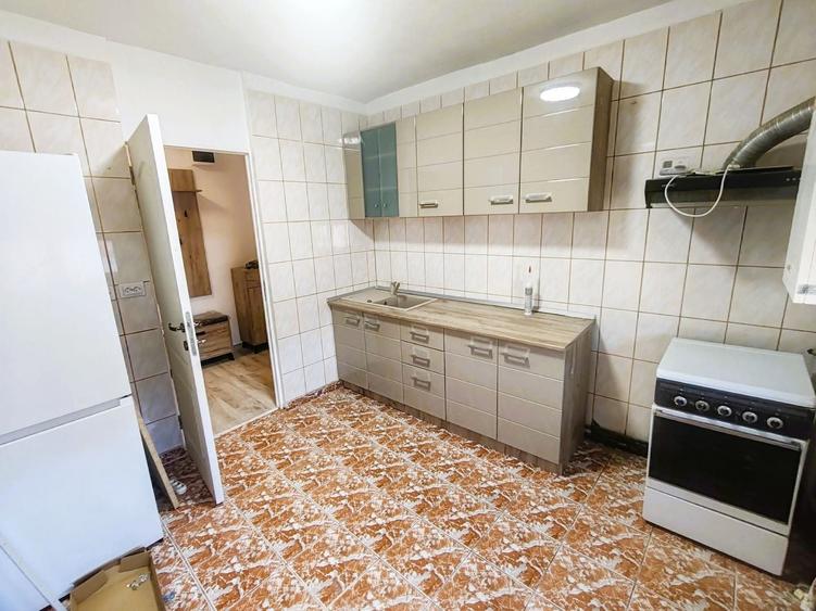 Apartament cu 2 camere decomandat în 13 Septembrie