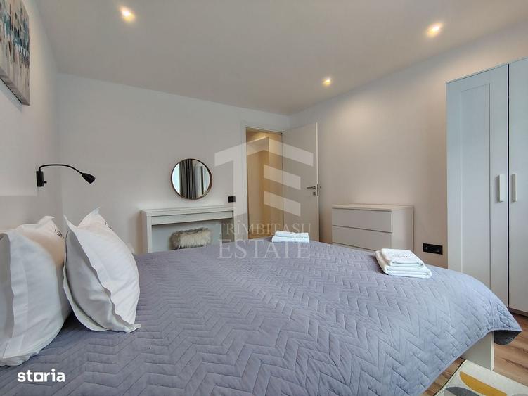 Apartament cu 3 camere decomandat în Piața