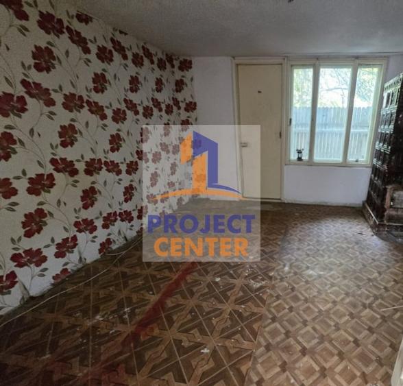 Casă individuală cu 7 camere cu Canalizare în Curtea de Argeș