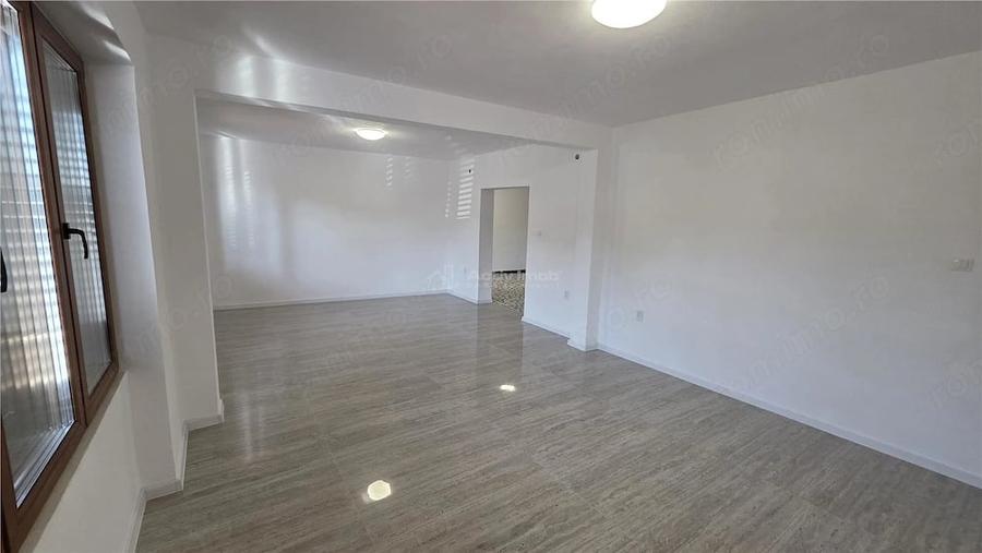 Spațiu comercial, de 130 mp, în Răcășdia