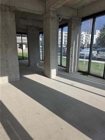 Spațiu comercial, de 168 mp, în Tractorul