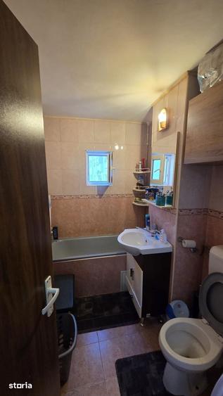 Apartament cu 3 camere în Micro 16