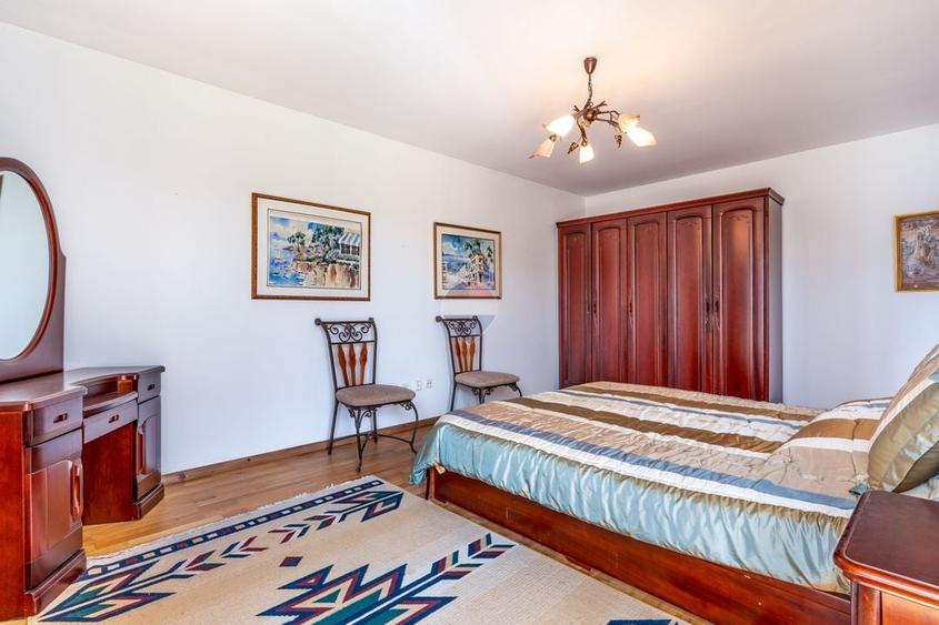 Duplex cu 5 camere cu Teren 512 Mp în Florești
