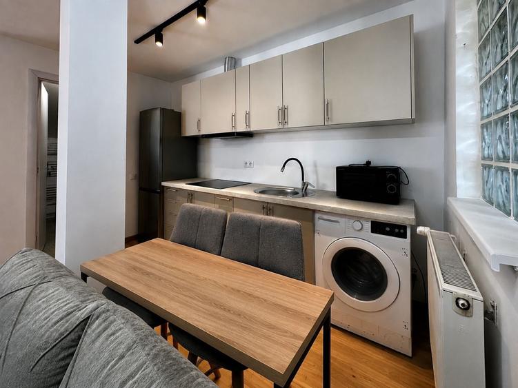 Apartament cu 2 camere, mobilat în Zorilor