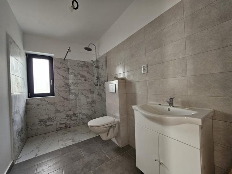 Casă individuală cu 4 camere cu Canalizare în Codlea